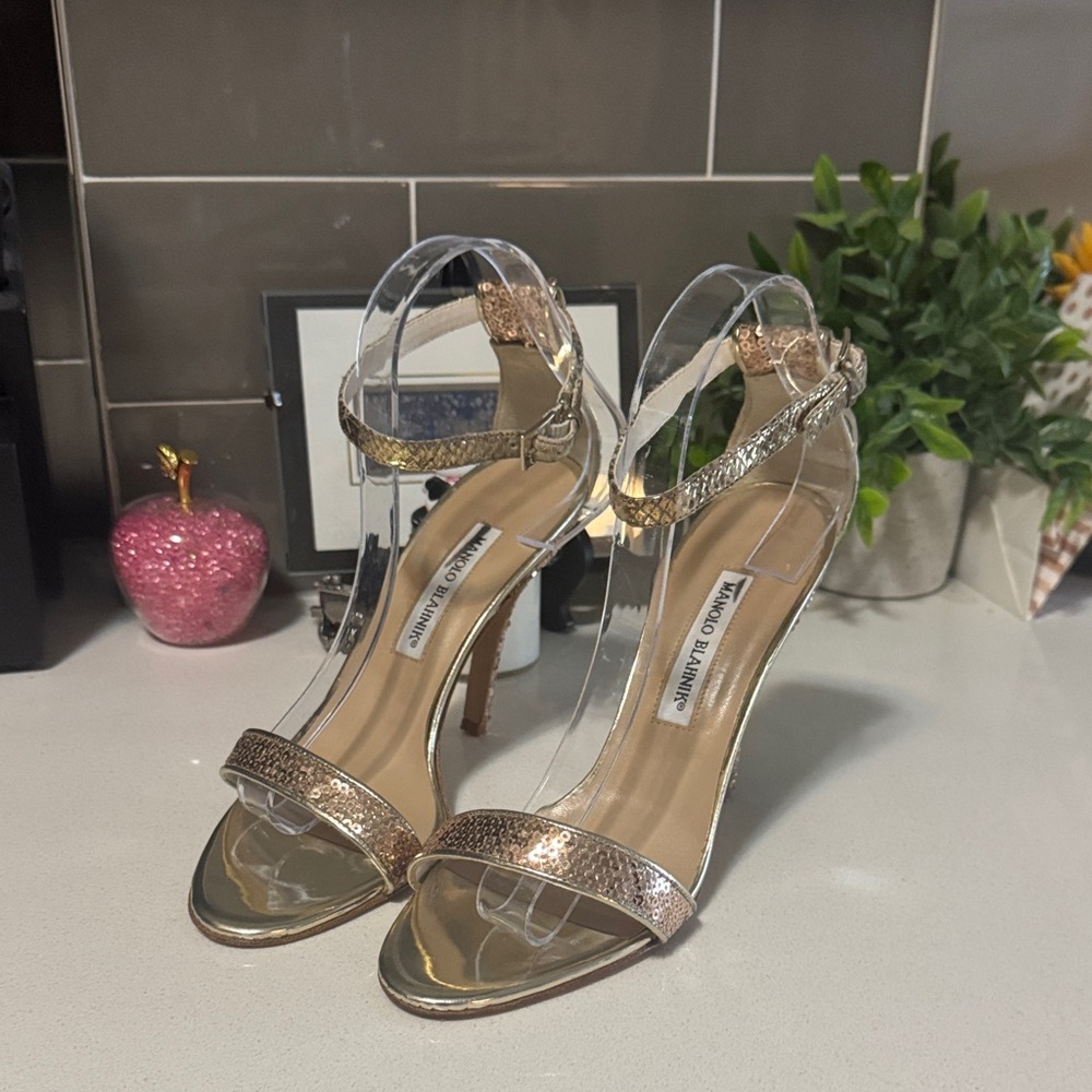 Manolo blahnik gold sequin heels - size 39 (as is strap)